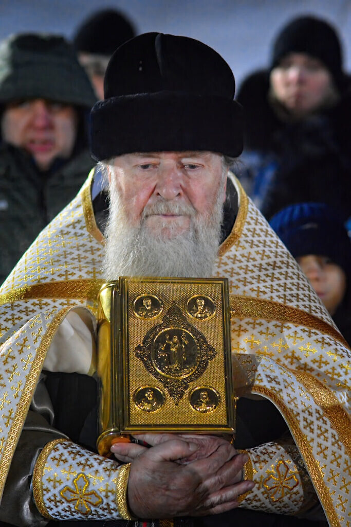 Крещение Господне отпраздновали в Пафнутиевом Боровском монастыре | Фото 8 из 12