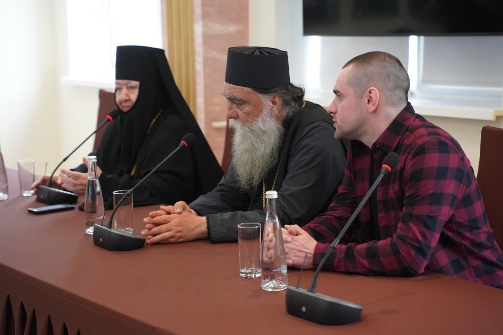 Монашеская конференция, посвященная афонским монашеским традициям, прошла в Свято-Никольском Черноостровском женском монастыре