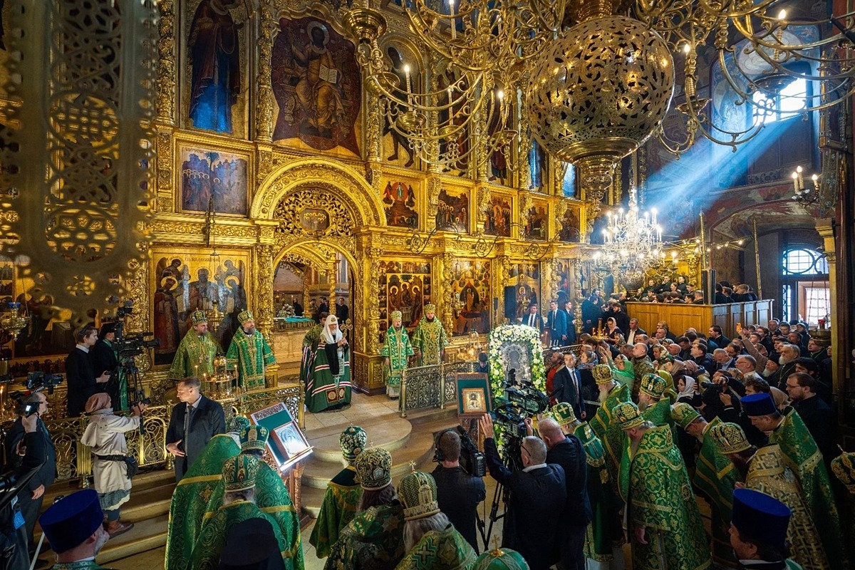 В день памяти преподобного Сергия Радонежского Предстоятель Русской Церкви совершил Литургию в Троице-Сергиевой лавре